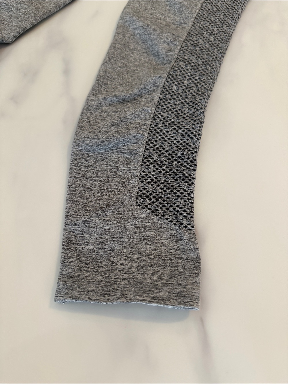 Fabletics Sync Seamless High-Waisted 7/8 Leggings Pants Small Grey Heather - Picture 10 of 16